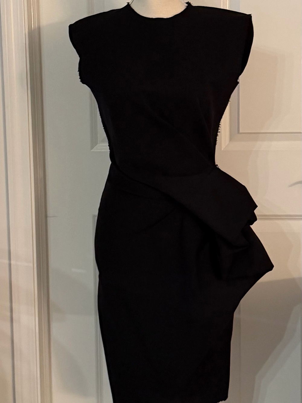 LANVIN RIVER 2009 BLACK FRONT DRAPED DRESS - FR 36 - Picture 2 of 11